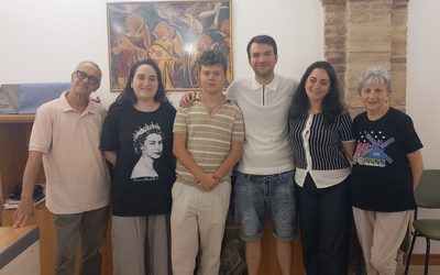 CARITAS LANCIANO-ORTONA, PORTE APERTE AI PRIMI QUATTRO VOLONTARI DEL SERVIZIO CIVILE: «UN’ESPERIENZA CHE ARRICCHISCE»